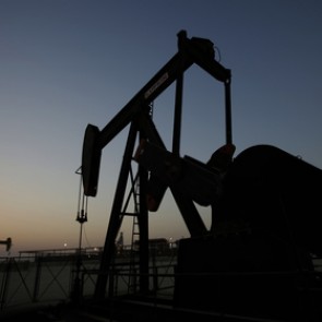 Цены на нефть упали почти на 4 доллара