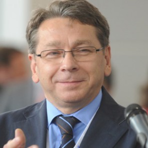 Во Внуково уволены гендиректор и его заместитель