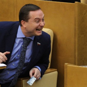 В Госдуме предложили проверить на вирус Эболы всех живущих в России африканцев