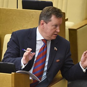 В Госдуме отказались лишать прав за езду по тротуарам