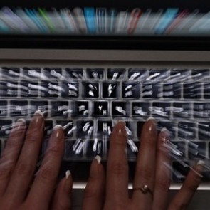 Клавиатура с символом рубля появится в России с 2015 года