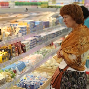 Депутат предложил ограничить присутствие зарубежных товаров в магазинах