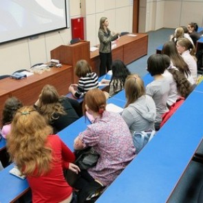 Молодые матери получат стипендии на подготовительных отделениях вузов