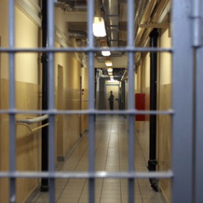 Депутаты предложили наказывать коррупционеров пожизненным сроком