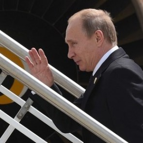 Путин обвинил Запад в желании вернуть времена холодной войны