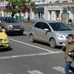 Правительство дополнило ПДД нормами поведения на пешеходных переходах