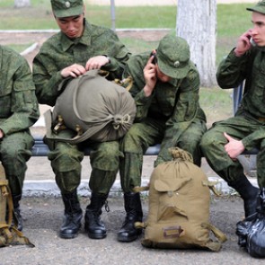 Призывникам запретили пользоваться айфонами