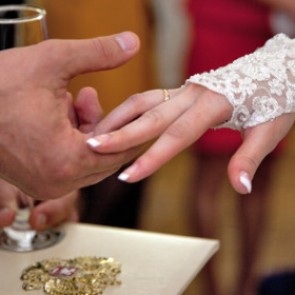 В Госдуме предложили обязывать вступающих в брак указывать свой пол