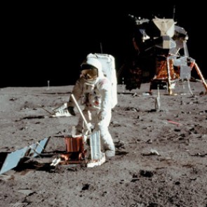 В России сообщили о невозможности полетов космонавтов на Луну