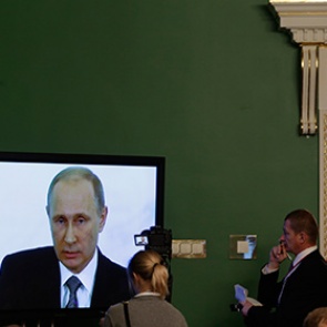 Путин попросил российские СМИ быть объективными