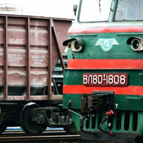 В Подмосковье погиб прыгавший по вагонам товарного поезда школьник