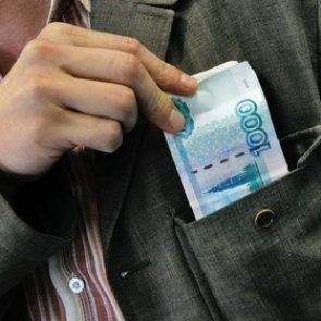 Идею наказания за незаконное обогащение поддержали 100 тысяч россиян