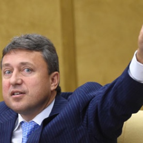 В Госдуме предложили заменить рубль другой валютой