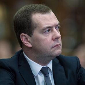 Медведев призвал Украину платить по долгам