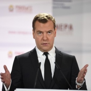 Медведев допустил увеличение цен на электроэнергию для Украины