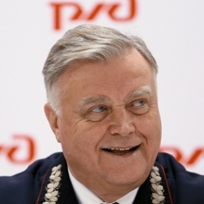 Якунин предложил разрешить курение в поездах