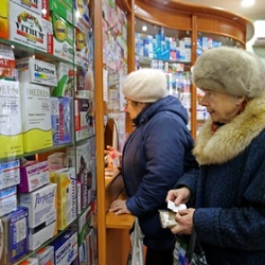 «Российская газета» предсказала рост цен на алкоголь и лекарства