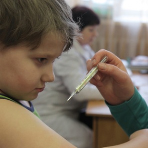 Роспотребнадзор сообщил о закрытии школ и детсадов на антигриппозный карантин