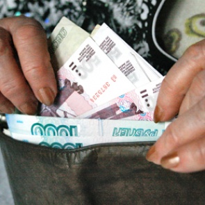 Минтруд зафиксировал снижение реальных зарплат на 8 процентов