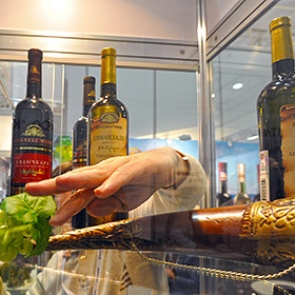 Поставки грузинского вина в Россию рухнули в 7 раз