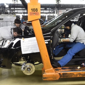 «АвтоВАЗ» добавил четыре дня к майским праздникам