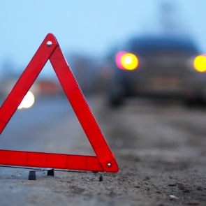 На трассе в Хакасии погиб ехавший без прав водитель