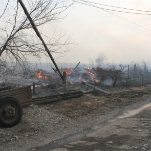 30 домов сгорело на юге Красноярского края