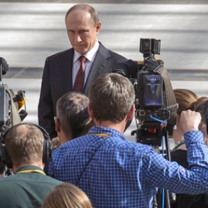 Началась прямая линия с Путиным