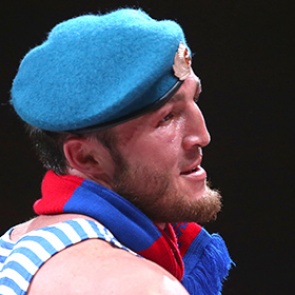 Денис Лебедев уехал тренироваться в США