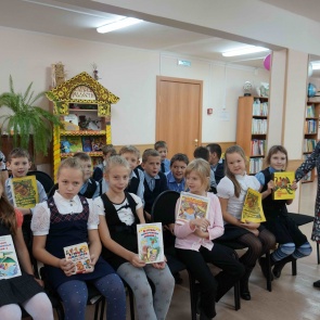 Ачинская «гайдаровка» рассказала юным читателям о замечательном иллюстраторе Чижикове