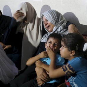 В результате израильского удара по Газе погибли женщина и ребенок