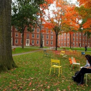 Студентам оплатят учебу за границей с условием их возврата на родину