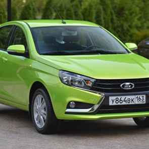 «АвтоВАЗ» назвал стартовую цену Lada Vesta