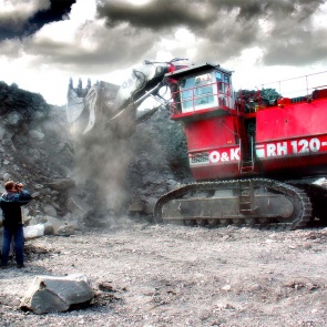 Рабочих засыпало горной породой на разрезе в Кемеровской области