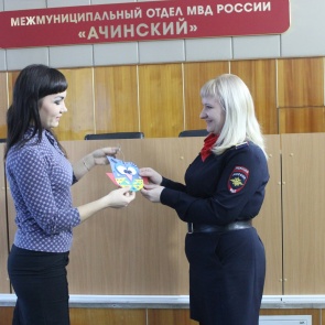 Полицейские выставили на аукцион детские новогодние игрушки