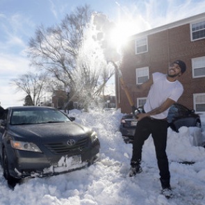 Moody's оценило убытки от снежной бури в США в 3 миллиарда долларов