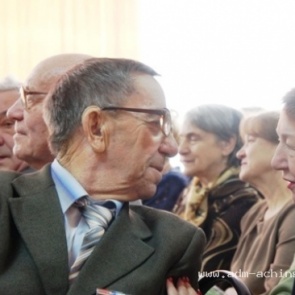 В центре досуга ветеранов прошла праздничная программа, посвященная Международному женскому дню