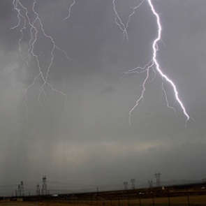 В Астраханской области школьница погибла от удара молнии