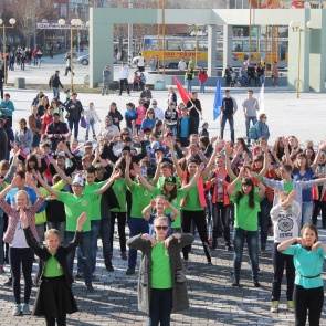 В Ачинске прошел массовый флешмоб