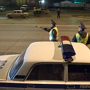 Пьяный водитель рисовал разметку на дороге в Хакасии