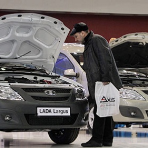 Спрос на Lada Largus вдвое превысил объем выпуска машины