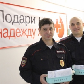 Ачинские полицейские в День защиты детей стали донорами