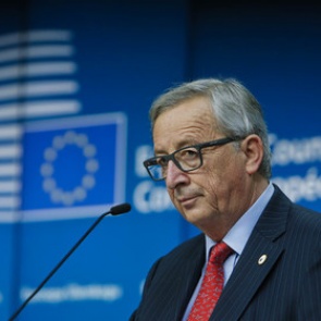 Глава Еврокомиссии заявил о продлении санкций против России