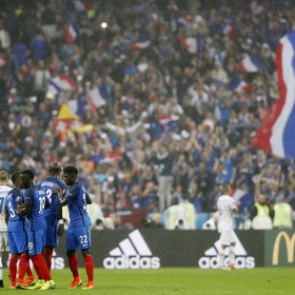 Сборная Франции разгромила Исландию и вышла в полуфинал Евро-2016