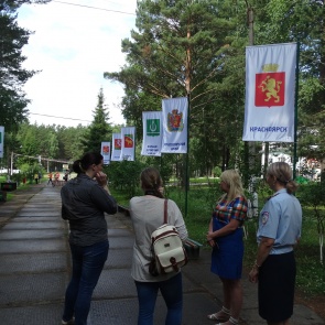 Ачинские полицейские совместно с общественностью проверили безопасность отдыхающих школьников в загородном лагере
