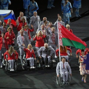Белорусы пронесли российский флаг на церемонии открытия Паралимпиады