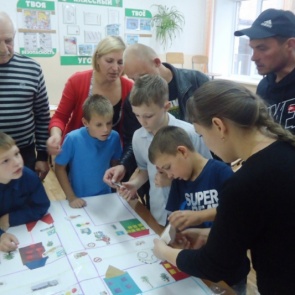 Ачинские школьники и родители приняли участие в квест-игре по ПДД