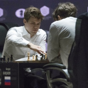 Карлсен обыграл Карякина и защитил титул чемпиона мира по шахматам
