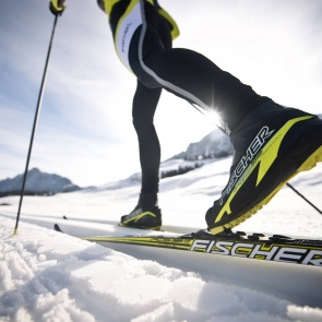 Российский лыжник Устюгов одержал победу в скиатлоне на «Тур де Ски»