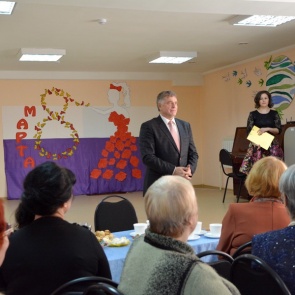 В центре досуга ветеранов прошла праздничная программа, посвященная Международному женскому дню
